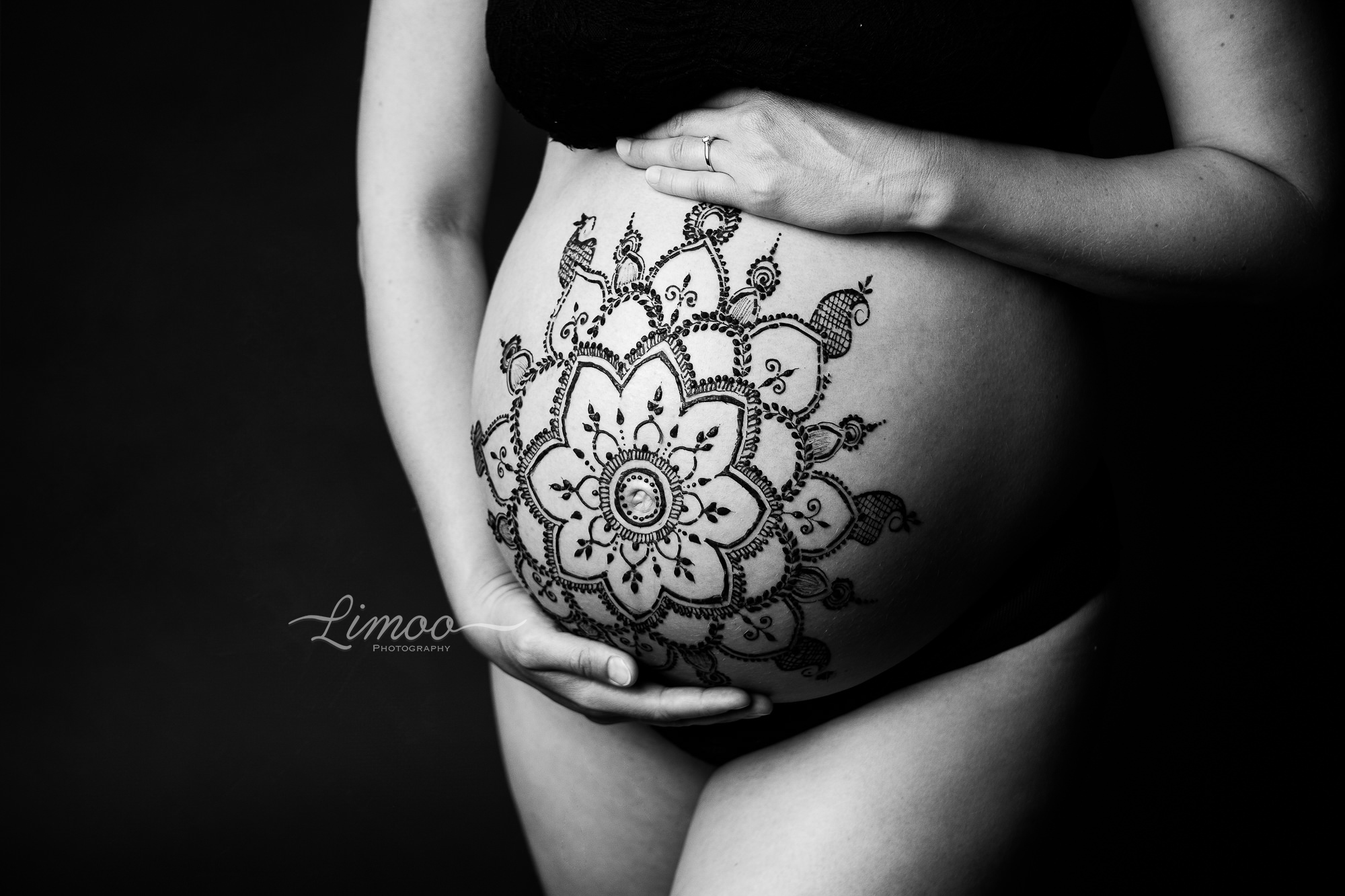 Henna Belly Maternity Photography