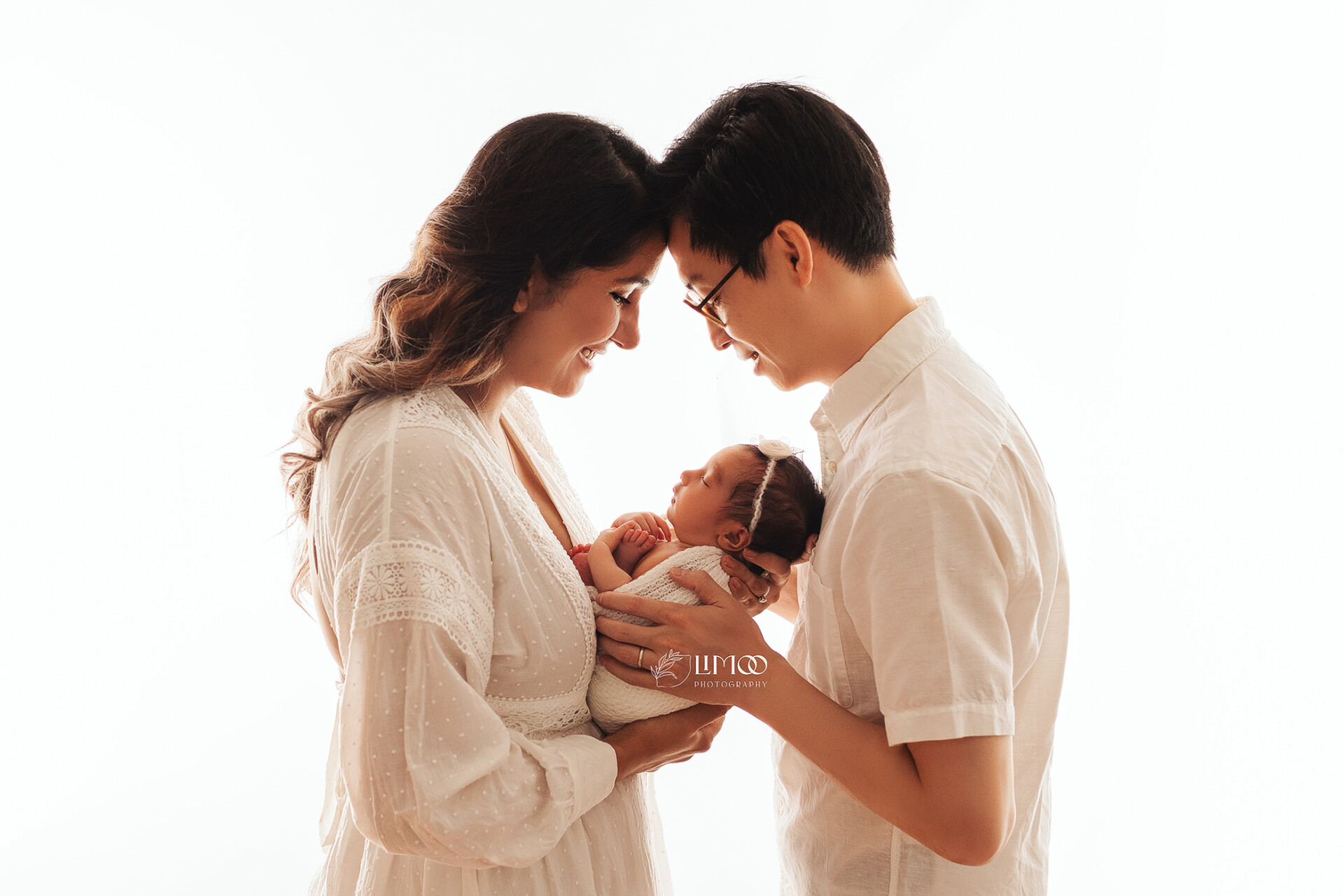 Newborn-Photo-Session-by-Limoo-Photography-a-Gift-for-pregnant-expecting-parents-Bay-Area
